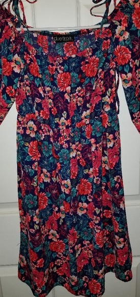 Flowery dress - Picture 1 of 3